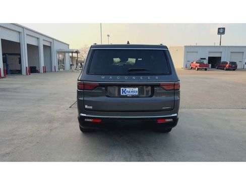 Used 2022 Jeep Wagoneer Series I image 7