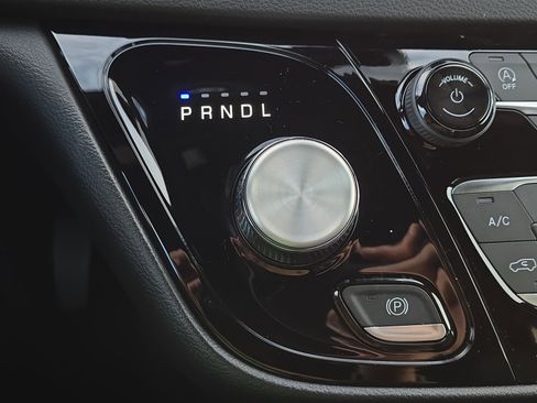 New 2026 Chrysler Voyager LX image 19