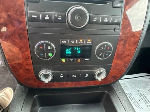 Used 2012 Chevrolet Tahoe LT AWD/4WD image 18