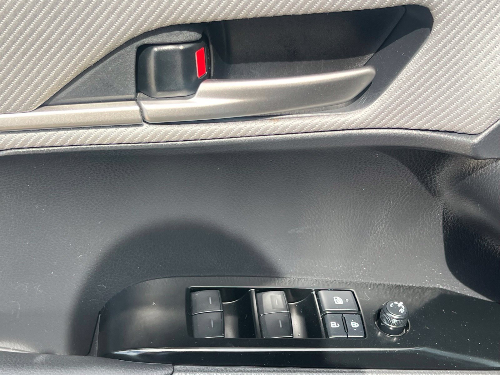 Used 2025 Toyota Camry SE w/ Convenience Package FWD image 24