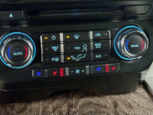 Used 2017 Ford F350 Lariat image 18