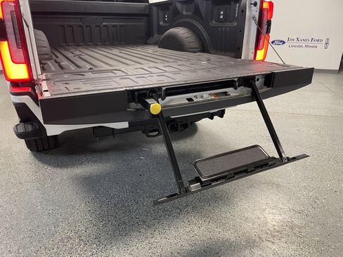 Used 2025 Ford F250 Platinum image 39