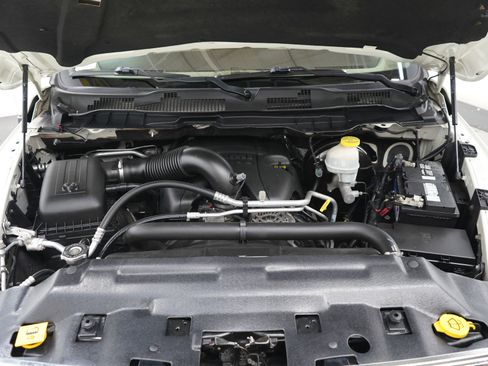 Used 2018 RAM 1500 Laramie w/ Convenience Group AWD/4WD image 28