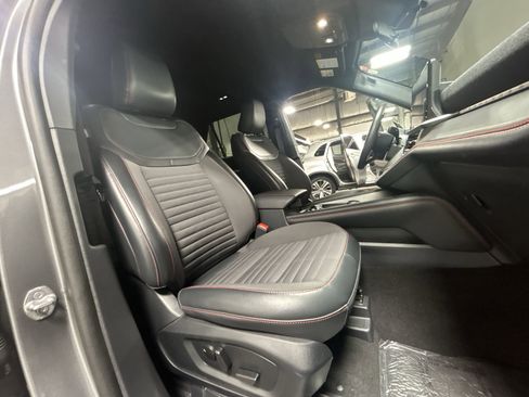 Used 2025 Ford Explorer ST-Line w/ ST-Line Street Pack image 29