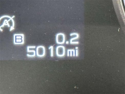 Certified 2025 Subaru Outback Premium image 2