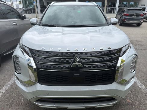 Used 2024 Mitsubishi Outlander SEL FWD image 3