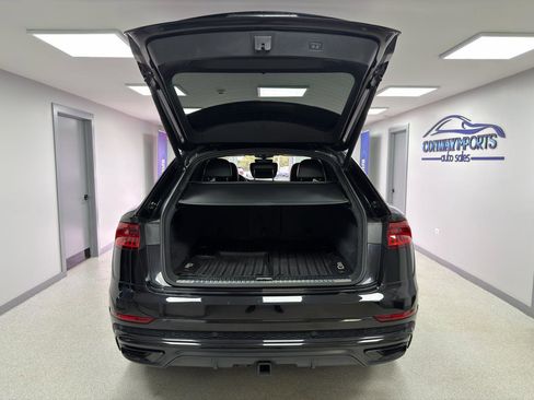 Used 2020 Audi Q8 Prestige AWD/4WD image 37