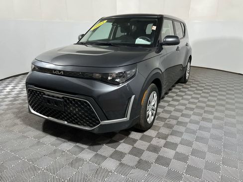 Used 2023 Kia Soul LX FWD image 4