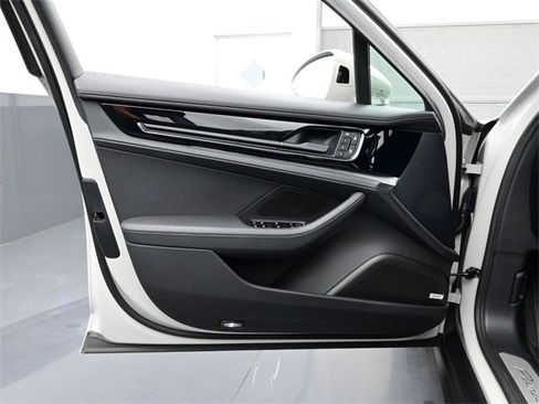 Used 2025 Porsche Panamera 4 image 7