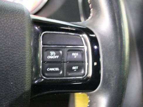 Used 2019 Dodge Grand Caravan SXT image 15
