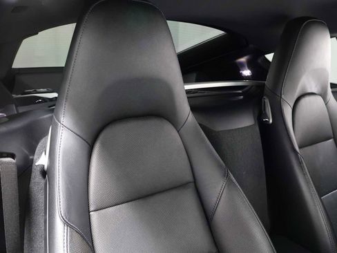 Used 2018 Porsche 718 Cayman RWD image 21