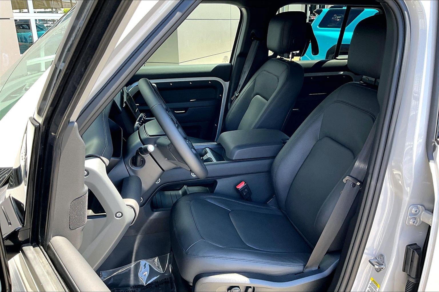 New 2026 Land Rover Defender 110 X-Dynamic SE AWD/4WD image 9