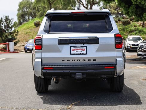Certified 2025 Toyota 4Runner SR5 AWD/4WD image 5