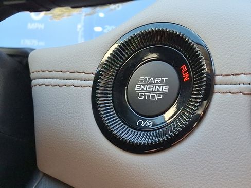 Certified 2022 Jeep Compass Limited image 25