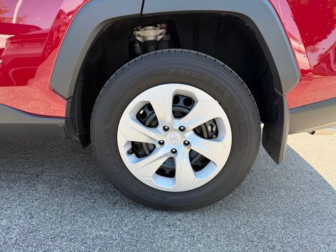 Used 2025 Toyota RAV4 LE AWD/4WD image 25