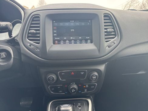 Certified 2021 Jeep Compass Latitude image 18