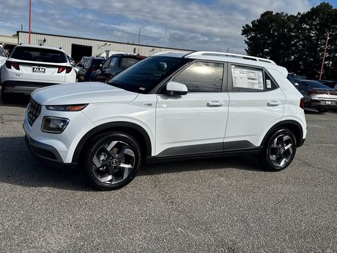 New 2026 Hyundai Venue SEL image 2