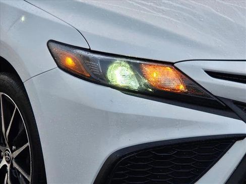 Used 2024 Toyota Camry SE w/ Convenience Package FWD image 5