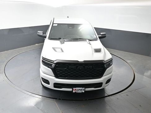 New 2026 RAM 1500 Express AWD/4WD image 32