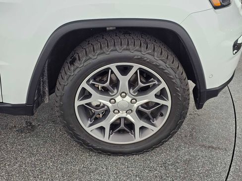 Used 2021 Jeep Grand Cherokee Limited w/ Luxury Group II image 9