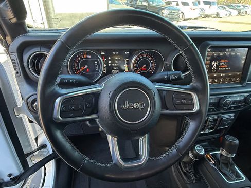 Used 2022 Jeep Gladiator Overland w/ Popular Equipment Package image 15