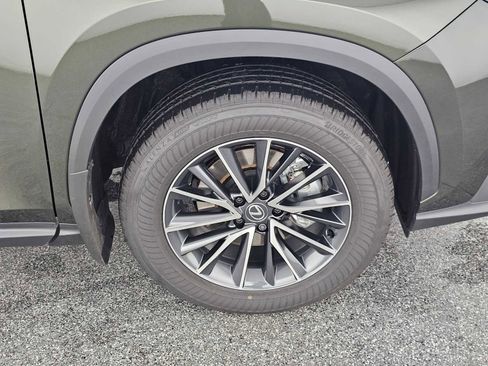 Certified 2025 Lexus NX 250 FWD w/ Premium Package image 9