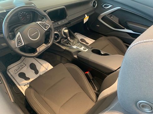 Used 2023 Chevrolet Camaro LT w/ Technology Package RWD image 6
