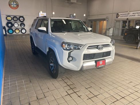 Used 2024 Toyota 4Runner TRD Off-Road image 15