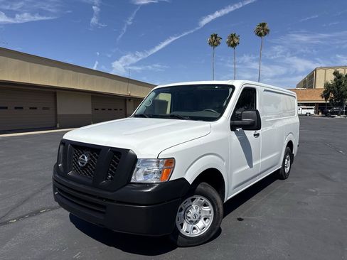 Used 2020 Nissan NV 2500 SV RWD image 3