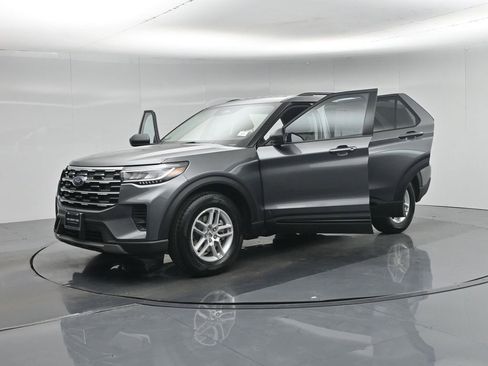 New 2026 Ford Explorer Active RWD image 30