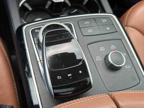 Used 2019 Mercedes-Benz GLS 450 4MATIC image 29