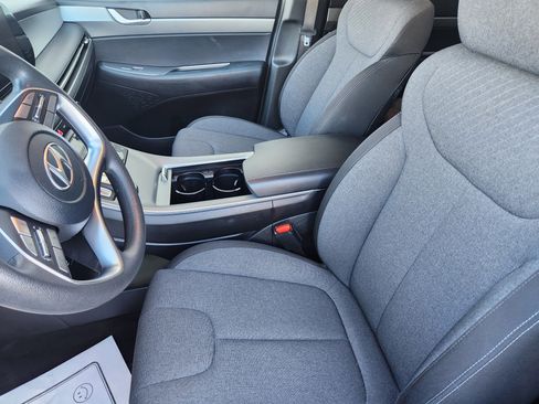 Used 2024 Hyundai Palisade SE image 7