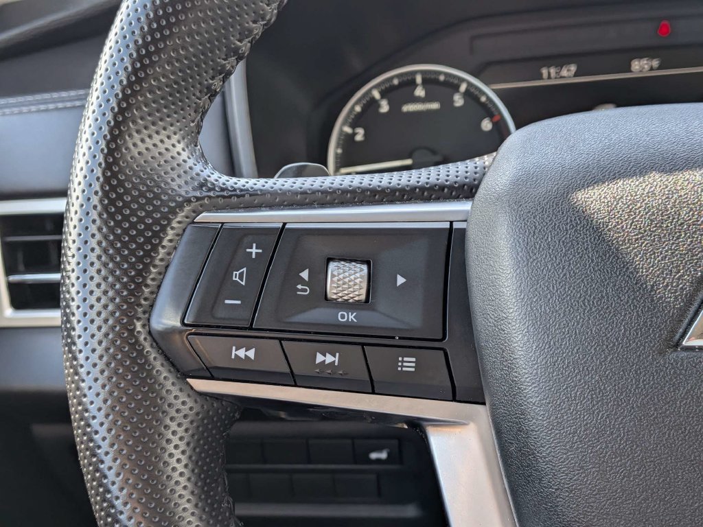 Used 2025 Mitsubishi Outlander SE FWD image 21
