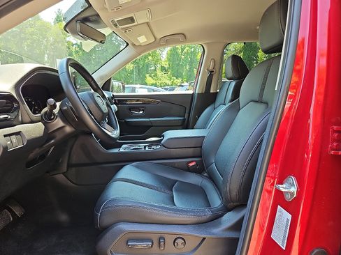 Used 2025 Honda Pilot EX-L image 14
