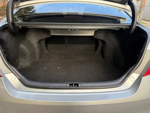 Used 2015 Toyota Camry SE w/ Moonroof Package FWD image 18