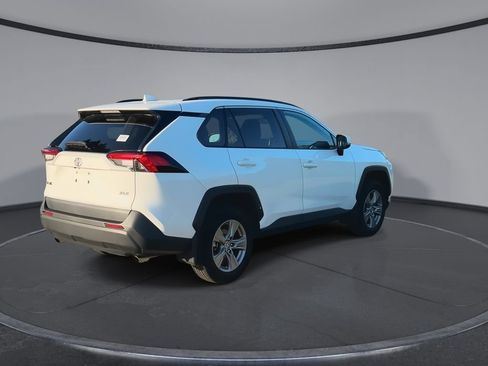 Used 2024 Toyota RAV4 XLE FWD image 8