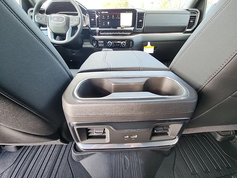 New 2026 GMC Sierra 1500 Elevation image 30