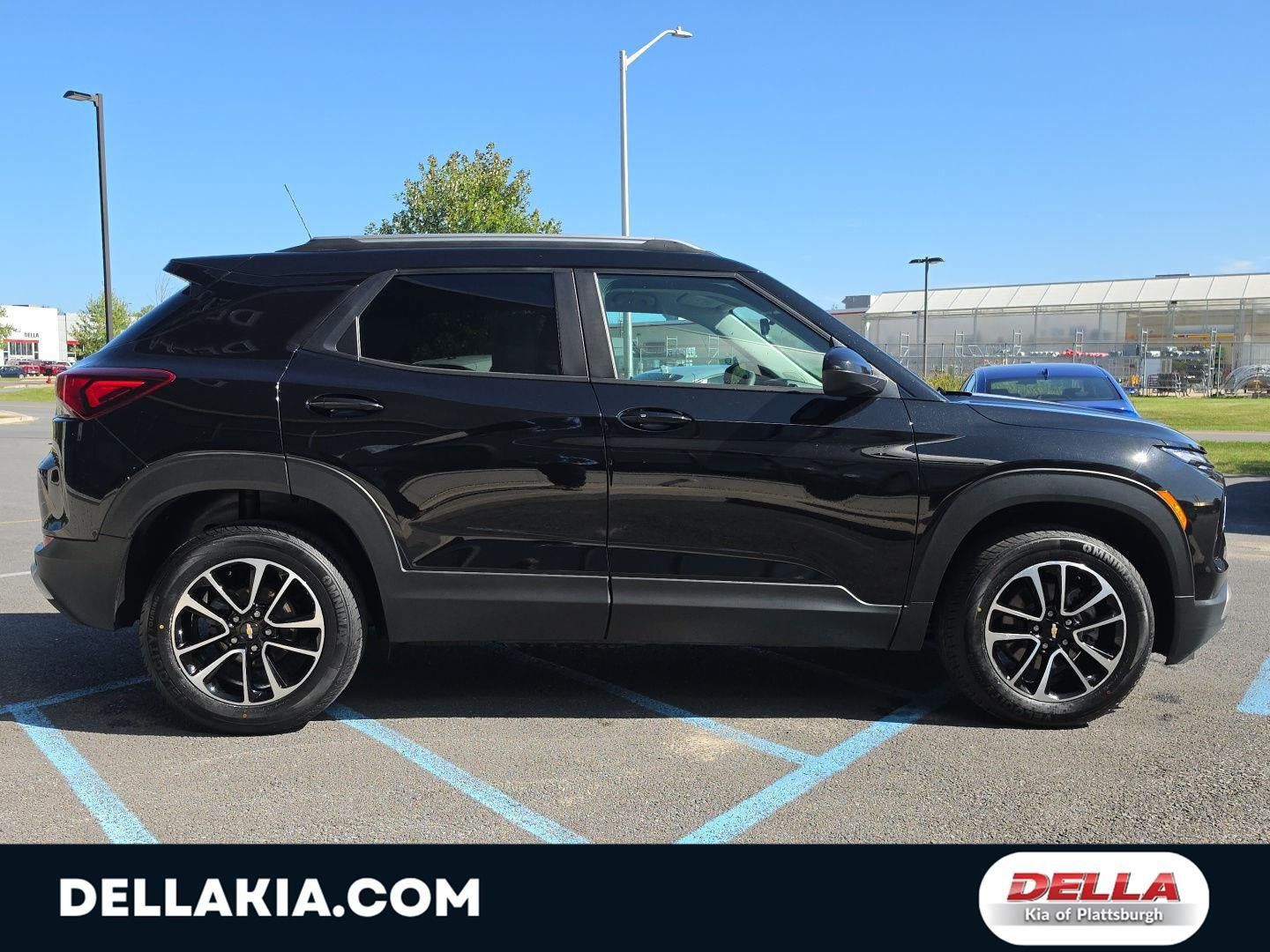 Used 2025 Chevrolet TrailBlazer LT w/ Driver Confidence Package AWD/4WD image 9