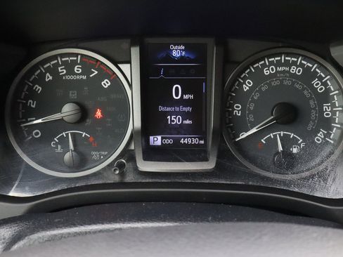 Used 2022 Toyota Tacoma TRD Off-Road image 33