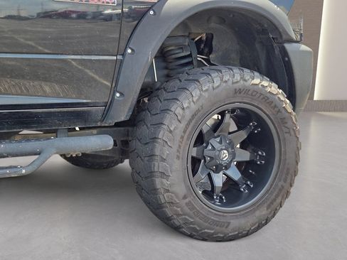 Used 2014 RAM 2500 Tradesman w/ Chrome Appearance Group AWD/4WD image 9
