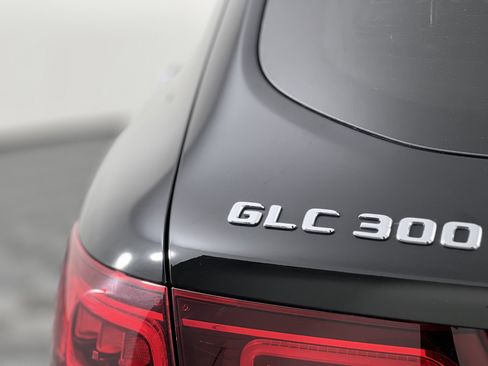 Used 2022 Mercedes-Benz GLC 300 4MATIC image 12