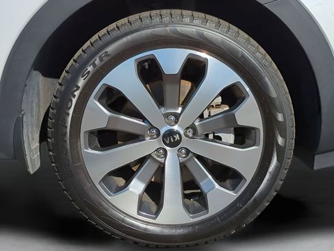 Used 2020 Kia Telluride EX w/ EX Premium Package image 10