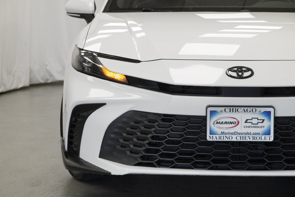 Used 2025 Toyota Camry SE FWD image 12