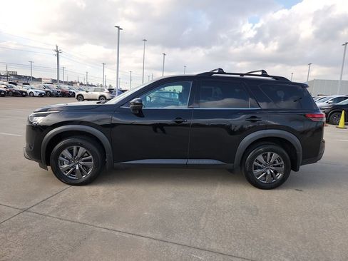 Certified 2024 Nissan Pathfinder SV image 8