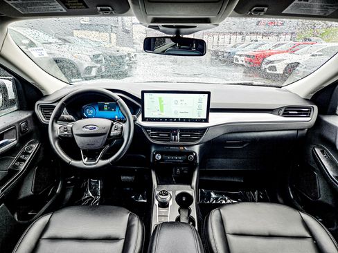 Used 2025 Ford Escape Platinum image 16