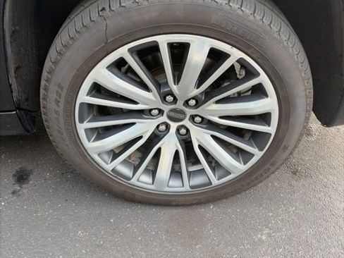 Used 2024 Jeep Grand Wagoneer Series III w/ HD Trailer Tow Package image 29