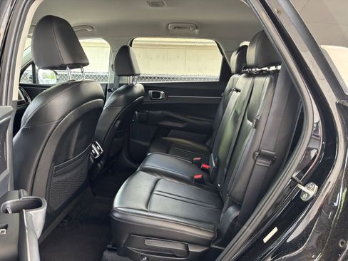 Used 2024 Kia Sorento S AWD/4WD image 28