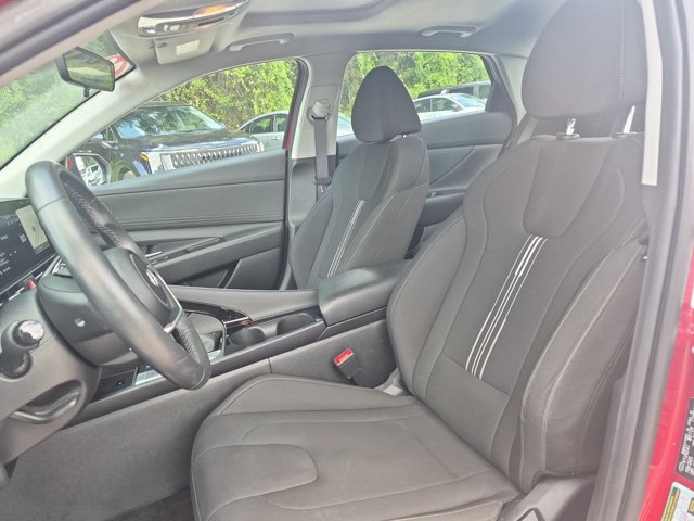 Used 2025 Hyundai Elantra SEL FWD image 25