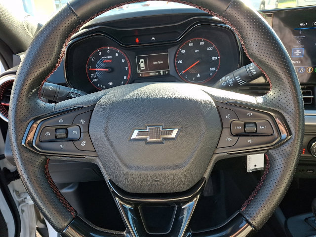 Used 2024 Chevrolet Trax RS w/ Sunroof Package FWD image 29
