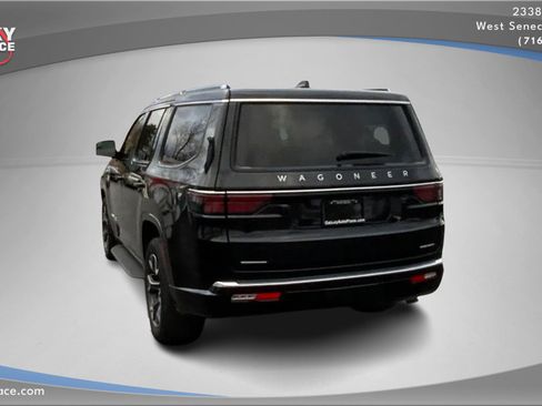 Used 2023 Jeep Wagoneer Series III w/ Preferred Equipment Group image 7